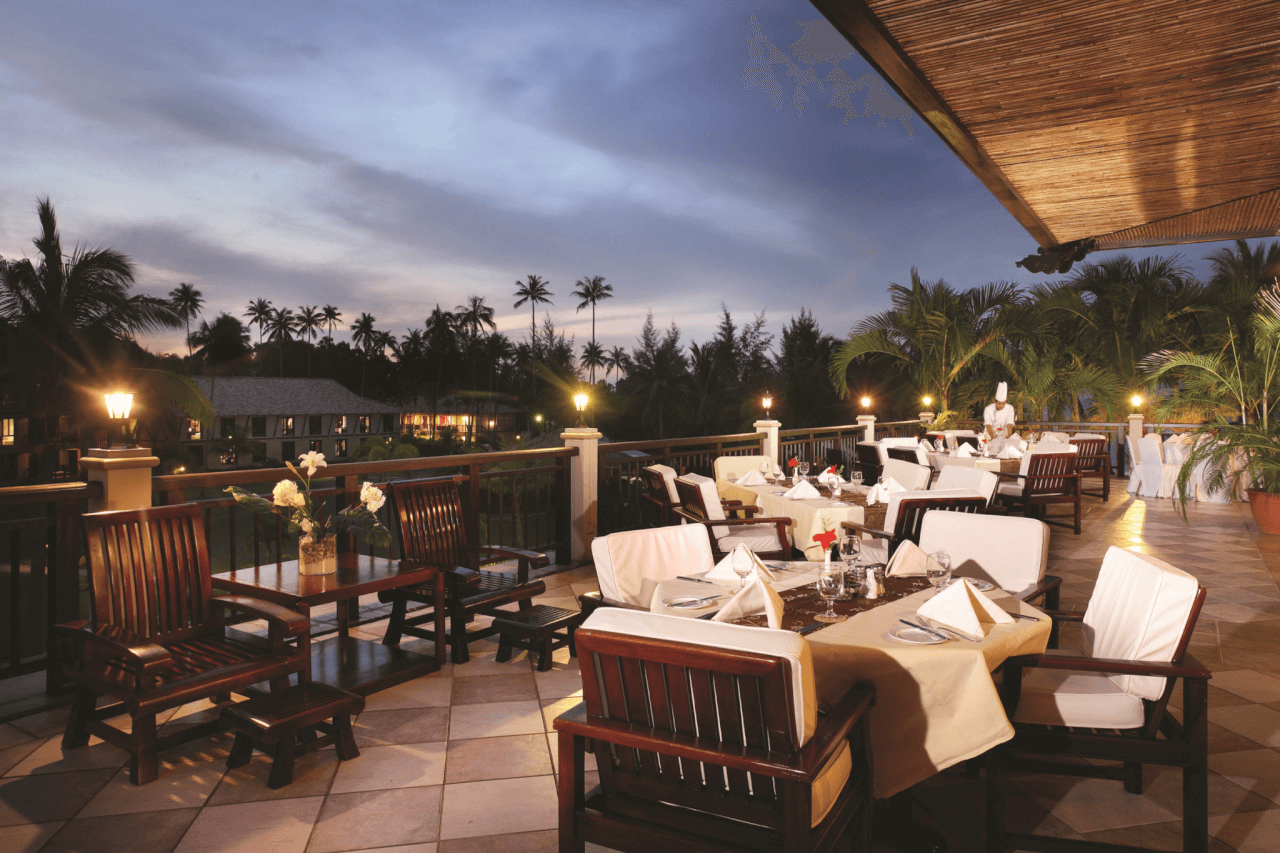 Nirwana Resort Hotel - Dino Bistro Restaurant