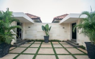 Holiday Villa Bintan - Entrance