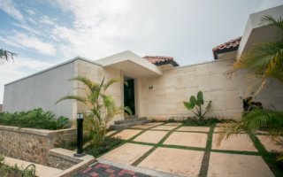 Holiday Villa Bintan - Villa Exterior (2)